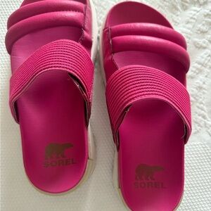 Sorel Pink Sandals. EUC. Size 7.5